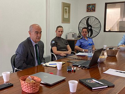 Visita a la UGD de un referente del Centro Universitario de la Guardia Civil Española